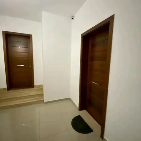 Проживание в семье Room's Service Swieqi