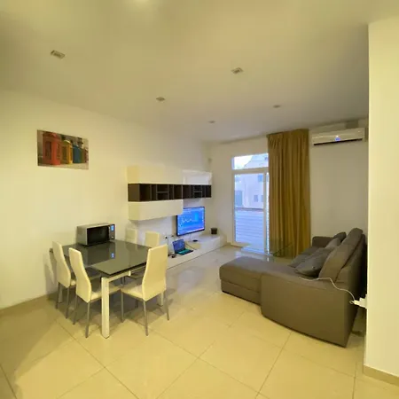 Room's Service Swieqi Проживание в семье Сент Джулианс