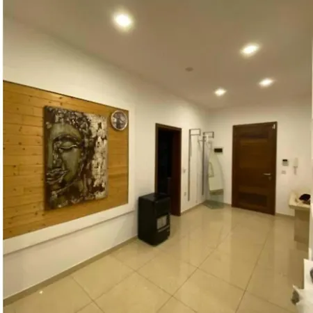 Room's Service Swieqi Homestay