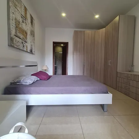 Accommodatie bij particulieren Room's Service Swieqi *